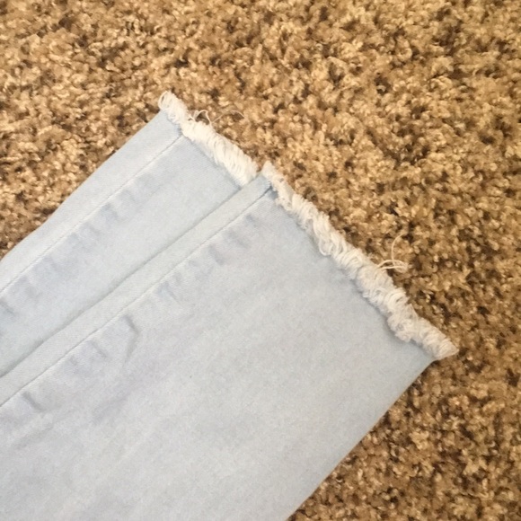 Ripped light blue jeans with frayed hem - Picture 6 of 6